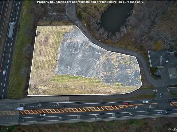 2nd image of 401 Main Street