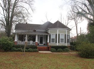 29 S Church St, Summerton, SC 29148