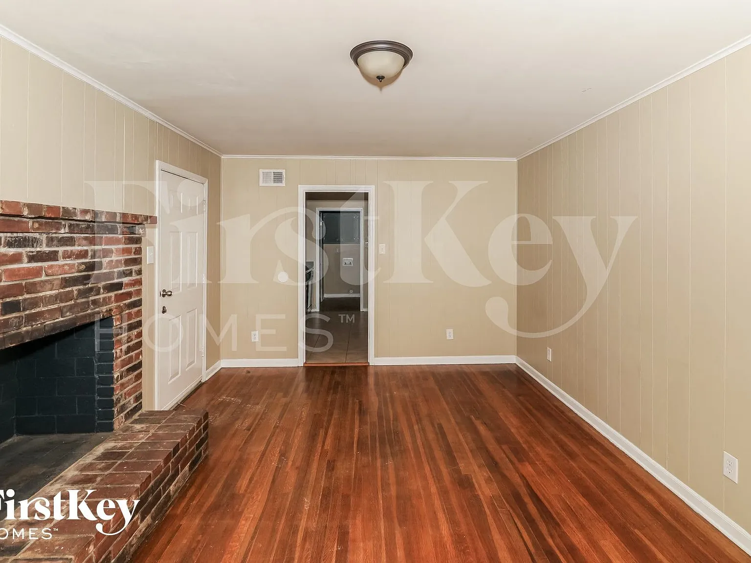3 bed, 2.0 bath, 1407 sqft, $1,670 — Photo 3