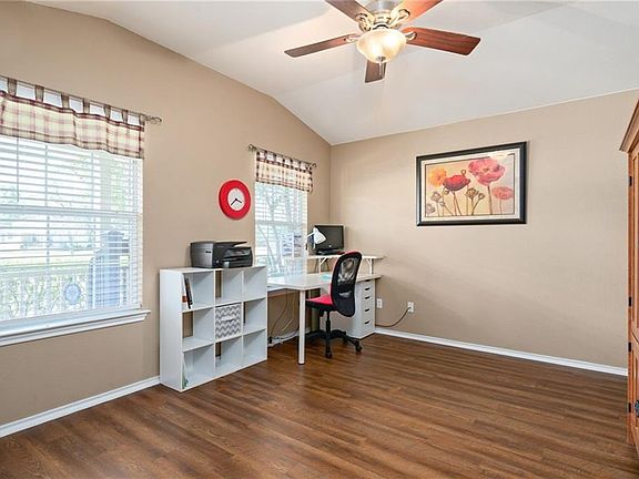4th image of 119 Purple Sage Dr