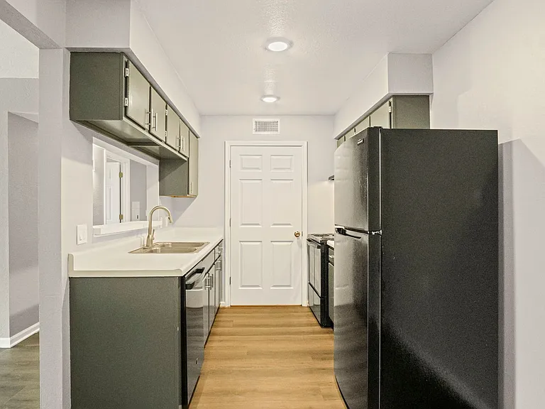 Cameron Villa — Photo 10