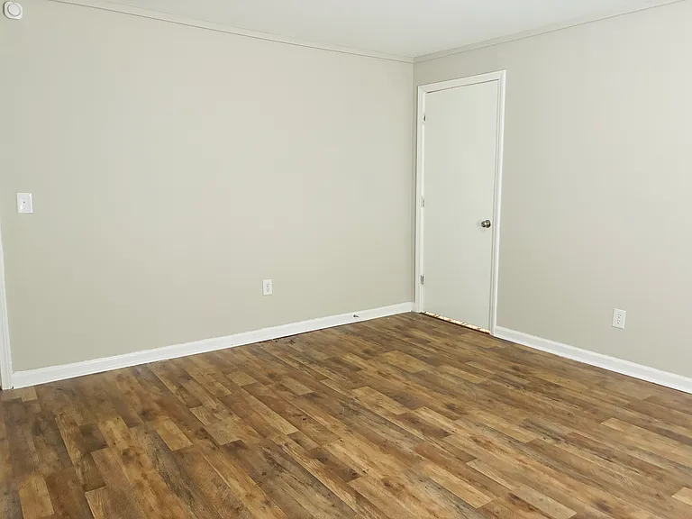 611 Buffalo St — Photo 12
