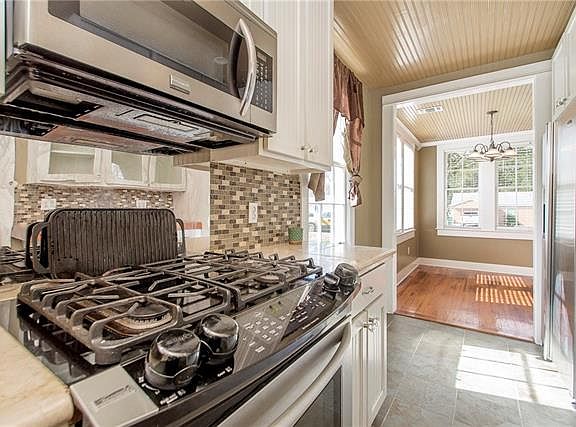 5th image of 910 Avenue J