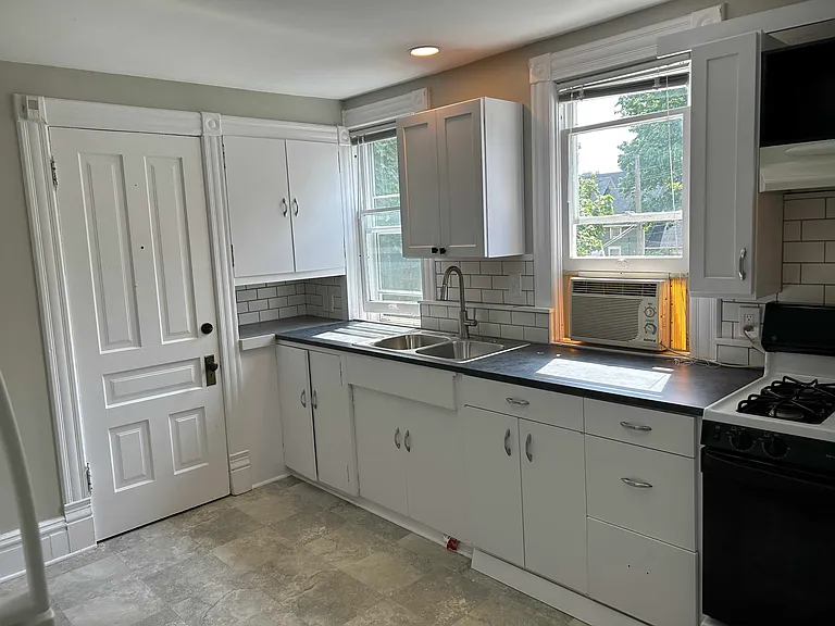 546 Lyon St NE #TWO UPPER — Photo 7