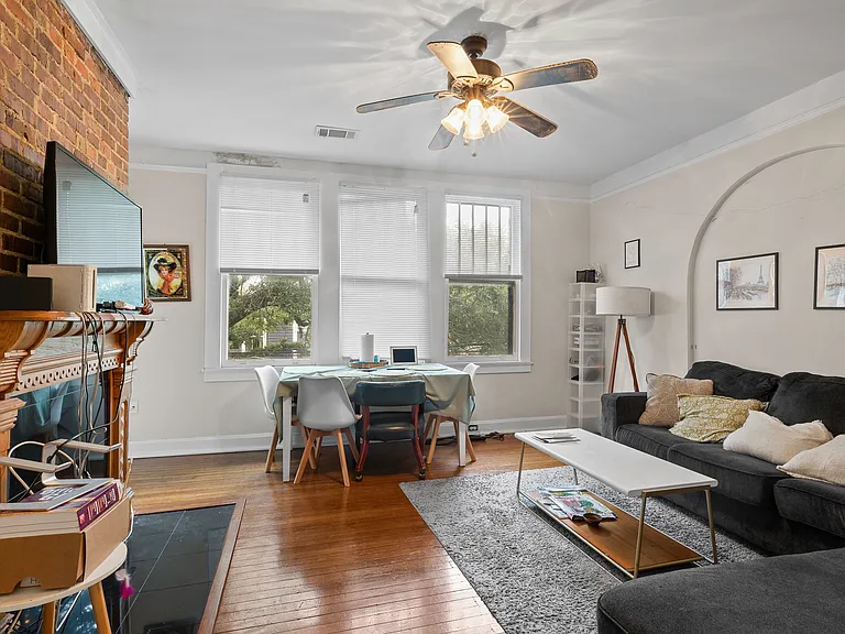 2438 Palmer Ave — Photo 8