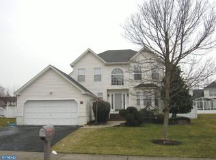 7 Airdale Dr, Kendall Park, NJ