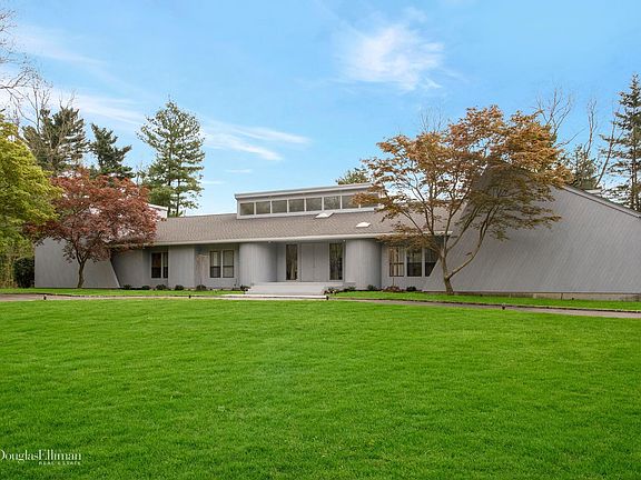 2nd image of 14 Amber Ln