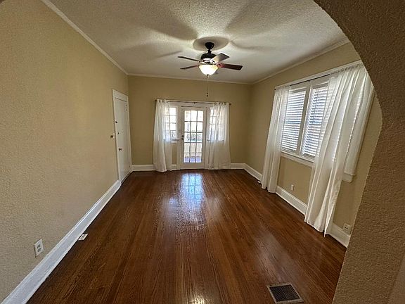 2nd image of 2830 Herschel St #1
