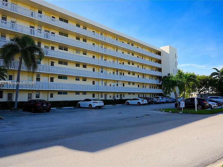 2910 Point East Dr #M609 — Photo 2