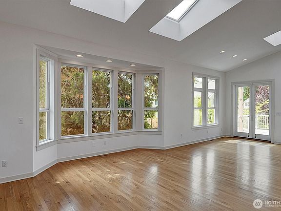 3rd image of 8029 126th Avenue NE
