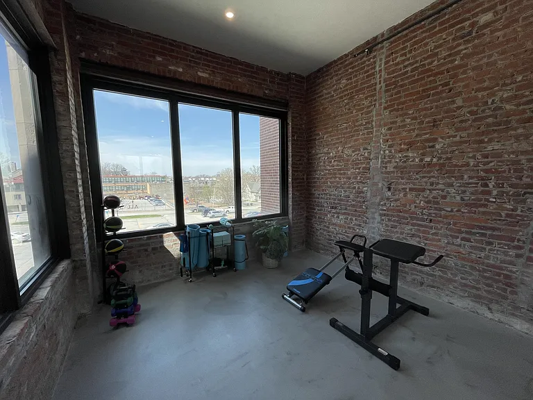 Dahlman Flats — Photo 25
