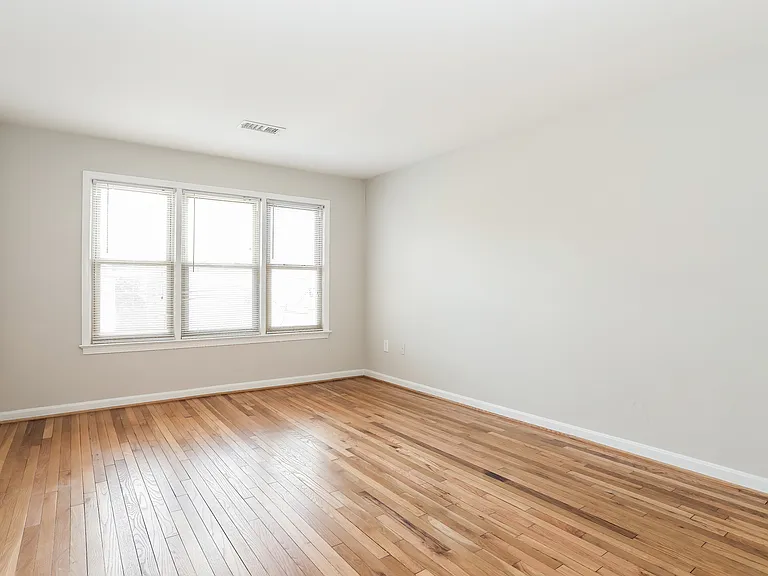 1910 T St NW #24 — Photo 9