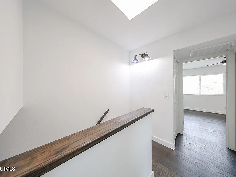 812 W 14th St — Photo 26