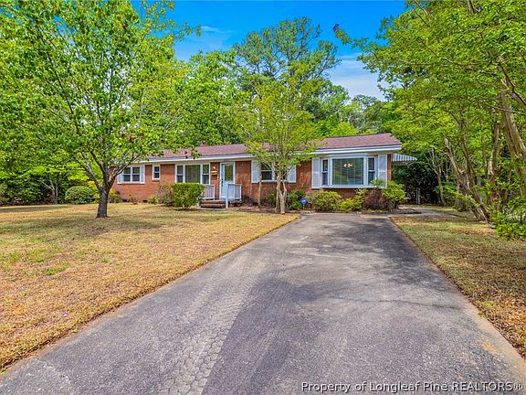 3rd image of 3220 Broadview Dr