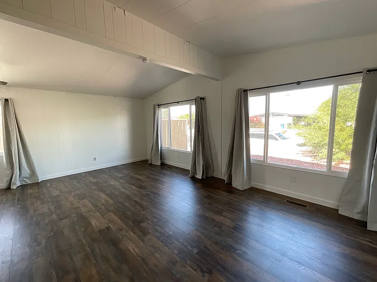 1628 Bluebonnet Blvd — Photo 12