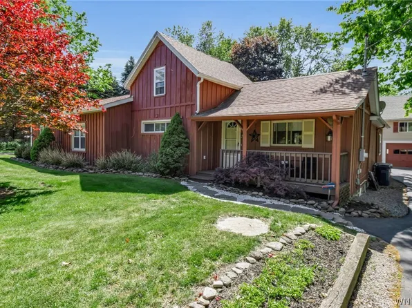 1713 Grover Rd, East Aurora, NY 14052