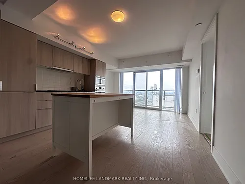 955 Bay St Photo 1