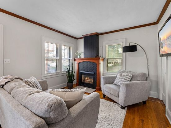 3317 Lake Shore Blvd, Wayzata, MN 55391