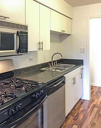 4th image of 15719 Peggy Ln APT 6