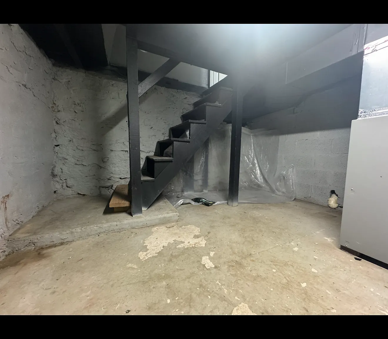 5 bed, 2000 sqft, $2,900 — Photo 2