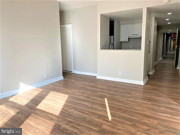 5th image of 1321-23 Spruce St APT 2B