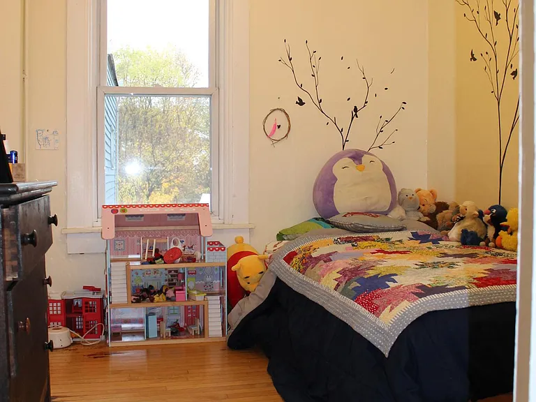 Walk through room, makes a great office