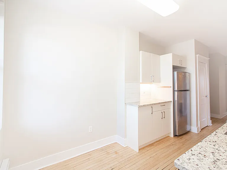 834 Grosvenor Ave #11 — Photo 17