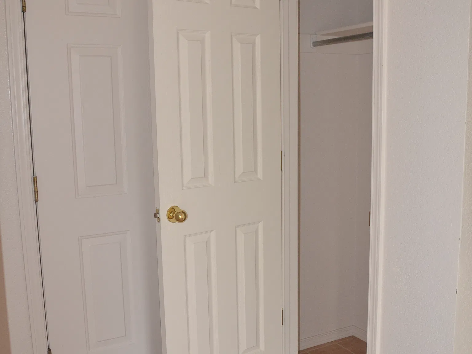 3 bed, 2.5 bath, 2251 sqft, $2,450 — Photo 2