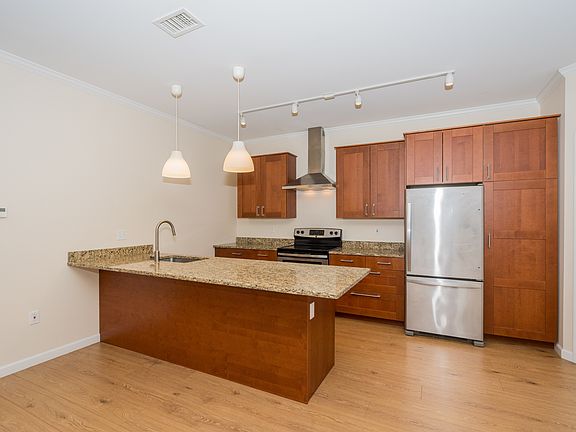 5th image of 227 Washington St #2C
