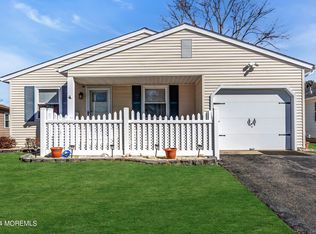 8 Lumsden St, Toms River, NJ 08757