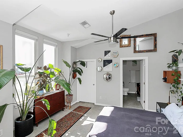 1220 Caldwell St — Photo 9