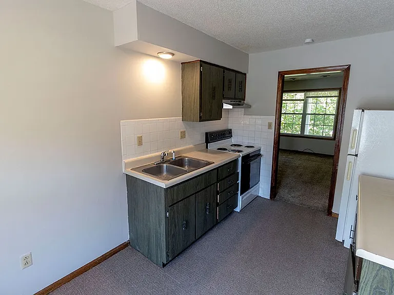 2908 Leeway Dr #B — Photo 4