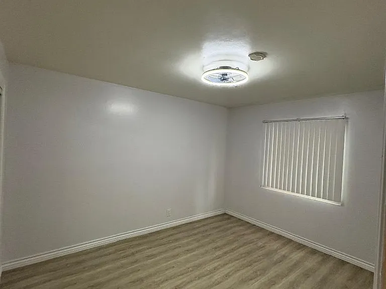 8844 Ramsgate Ave — Photo 9