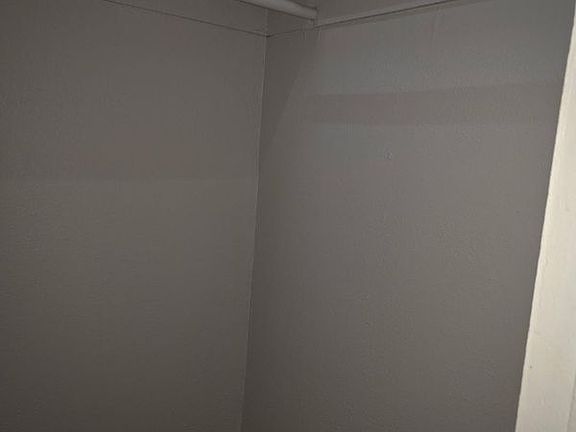 3rd image of 624 E Roosevelt Ave APT 6