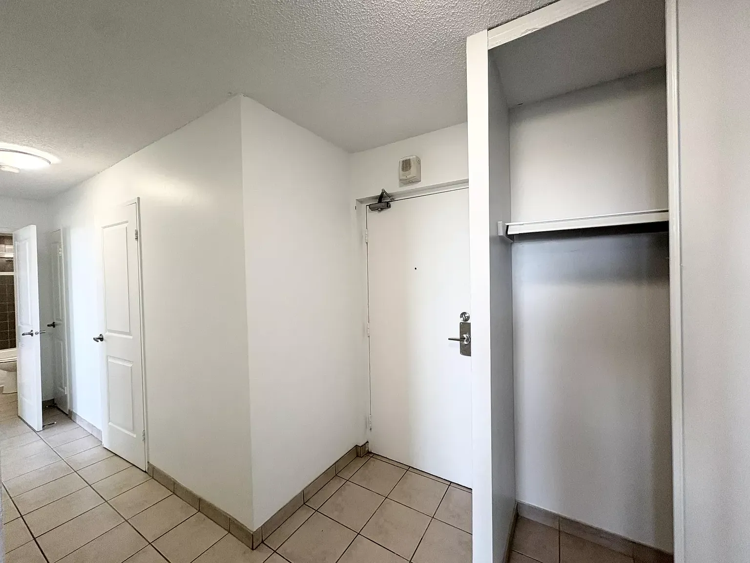2 bed, 903 sqft, $1,710 — Photo 1