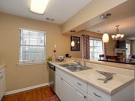 3rd image of 2333 Cornick Dr