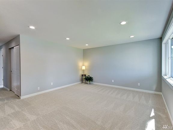 2nd image of 909 87th Dr NE