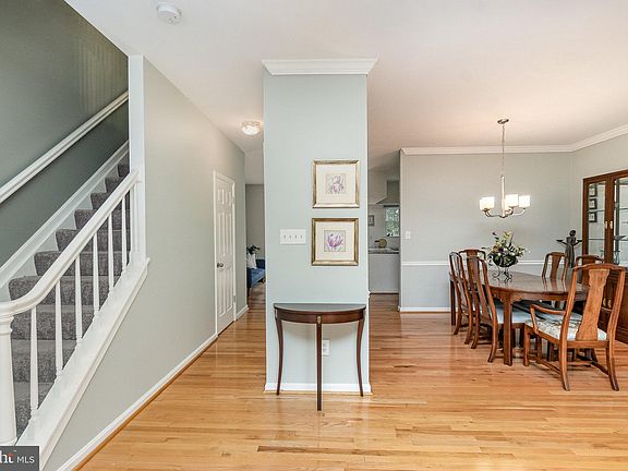 5th image of 34 Alderman Ct