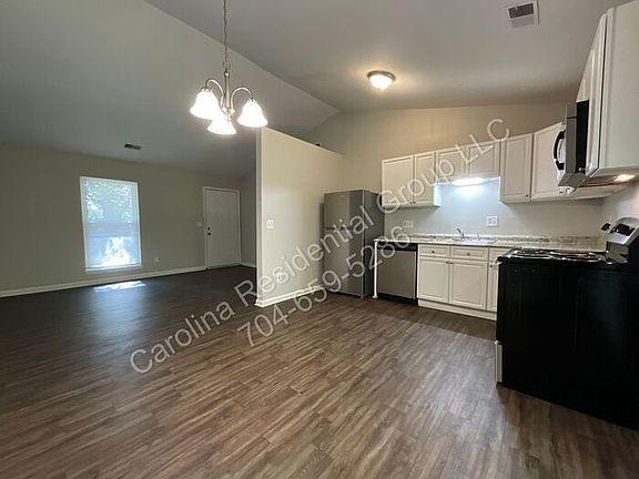 5th image of 7613 Lancashire Dr