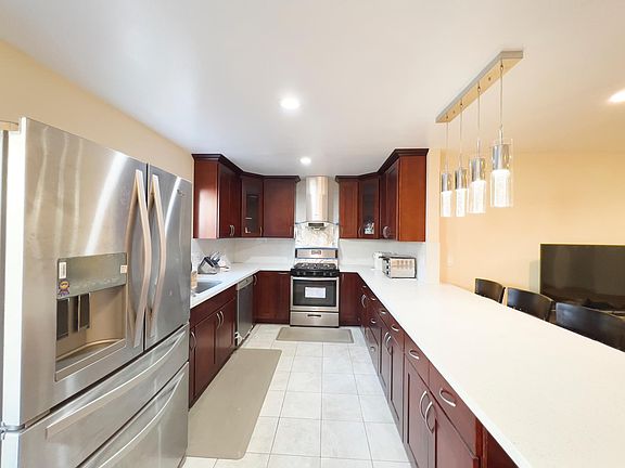 4th image of 1064 Timber Crest Dr