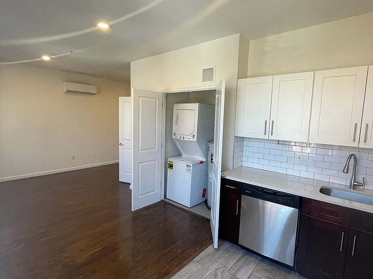 162 Gregory Ave #D2 — Photo 3