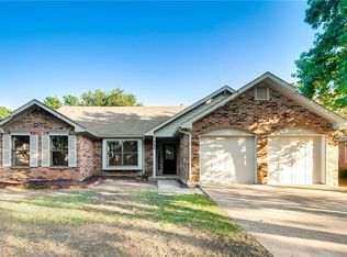 343 Hopewell St, Grand Prairie, TX 75052