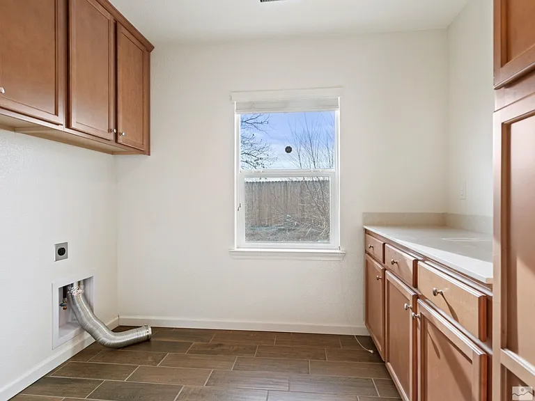 127 Deerfield Rd — Photo 5