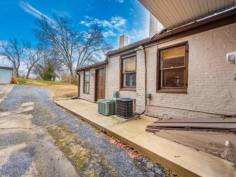315 W Patrick St — Photo 28