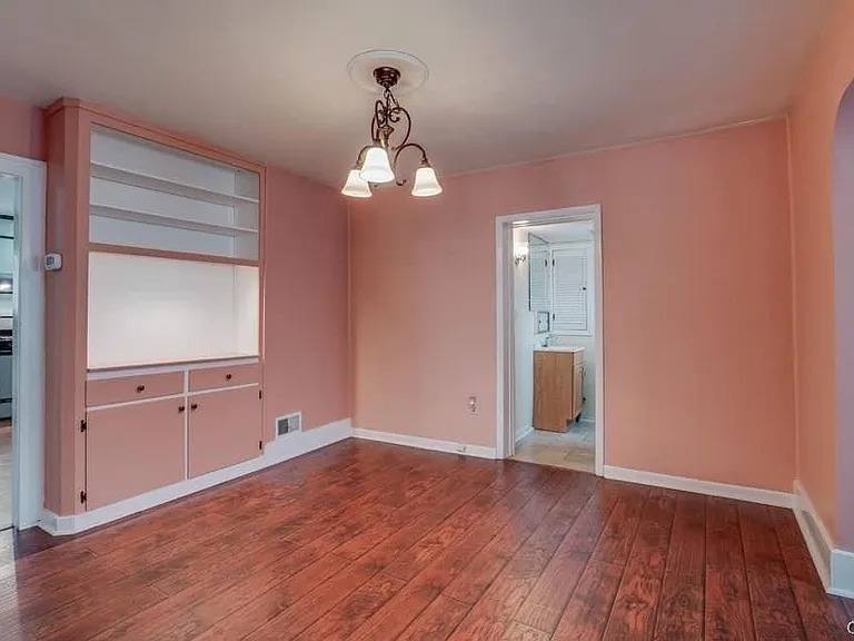 637 Coffeen St — Photo 11