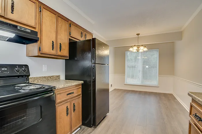 357 Forest Ct — Photo 7