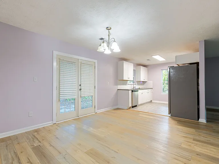 2977 Pearl St — Photo 10