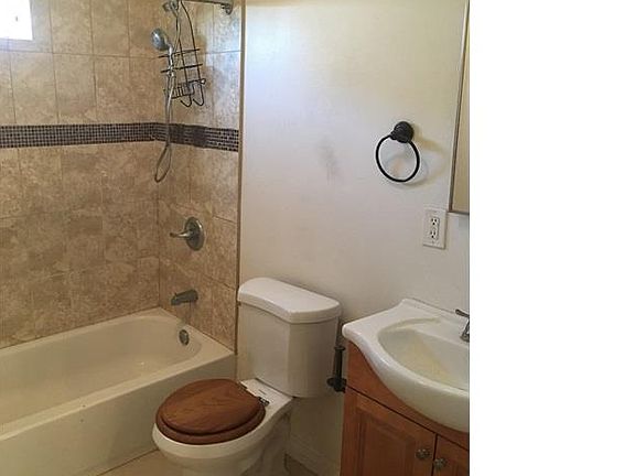 4th image of 1313 W 88th St