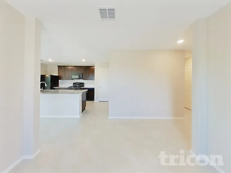 1740 Claireborne Ct — Photo 6