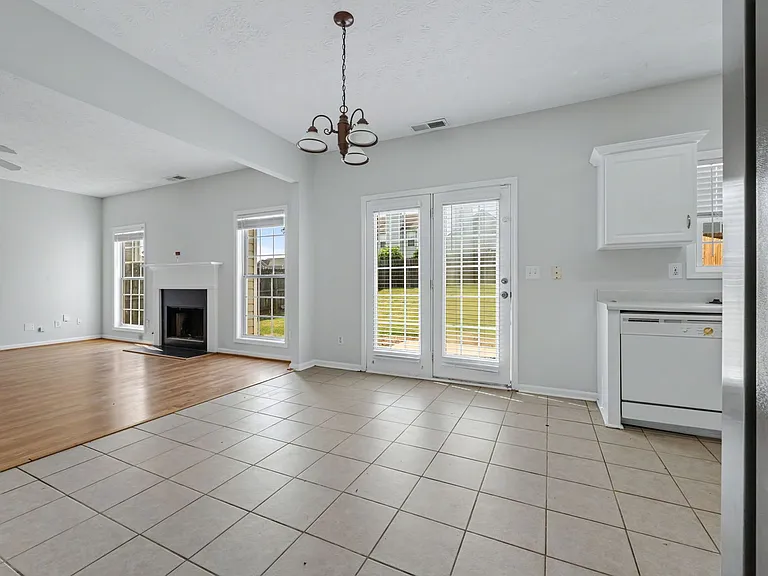 290 Clairidge Ln — Photo 8